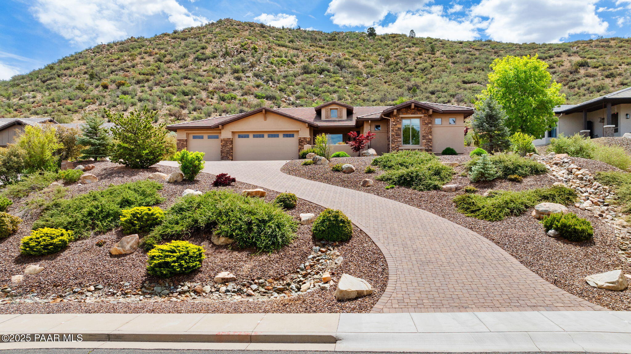 1138 N Cloud Cliff Pass