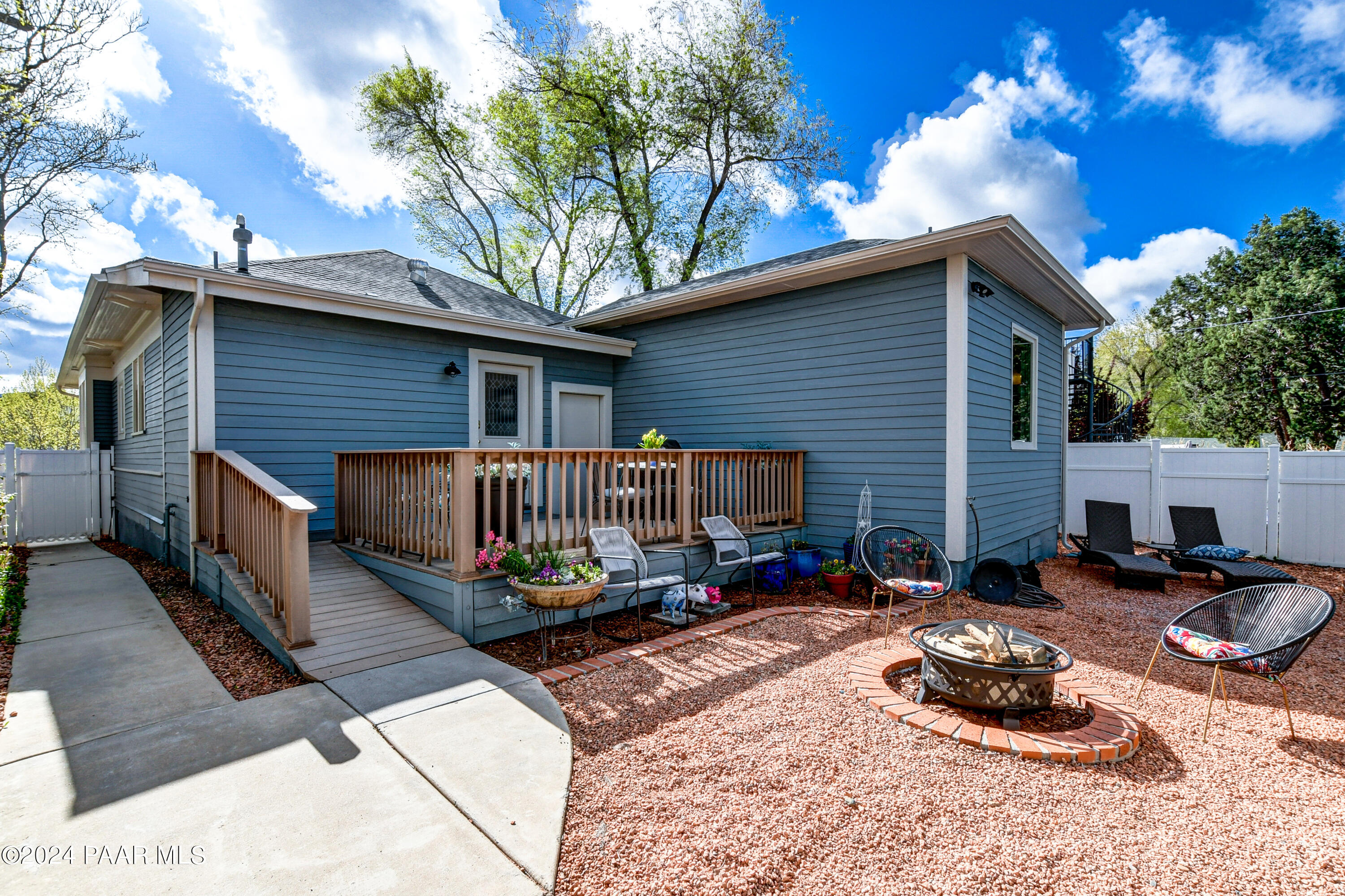 306 S Mt Vernon Avenue