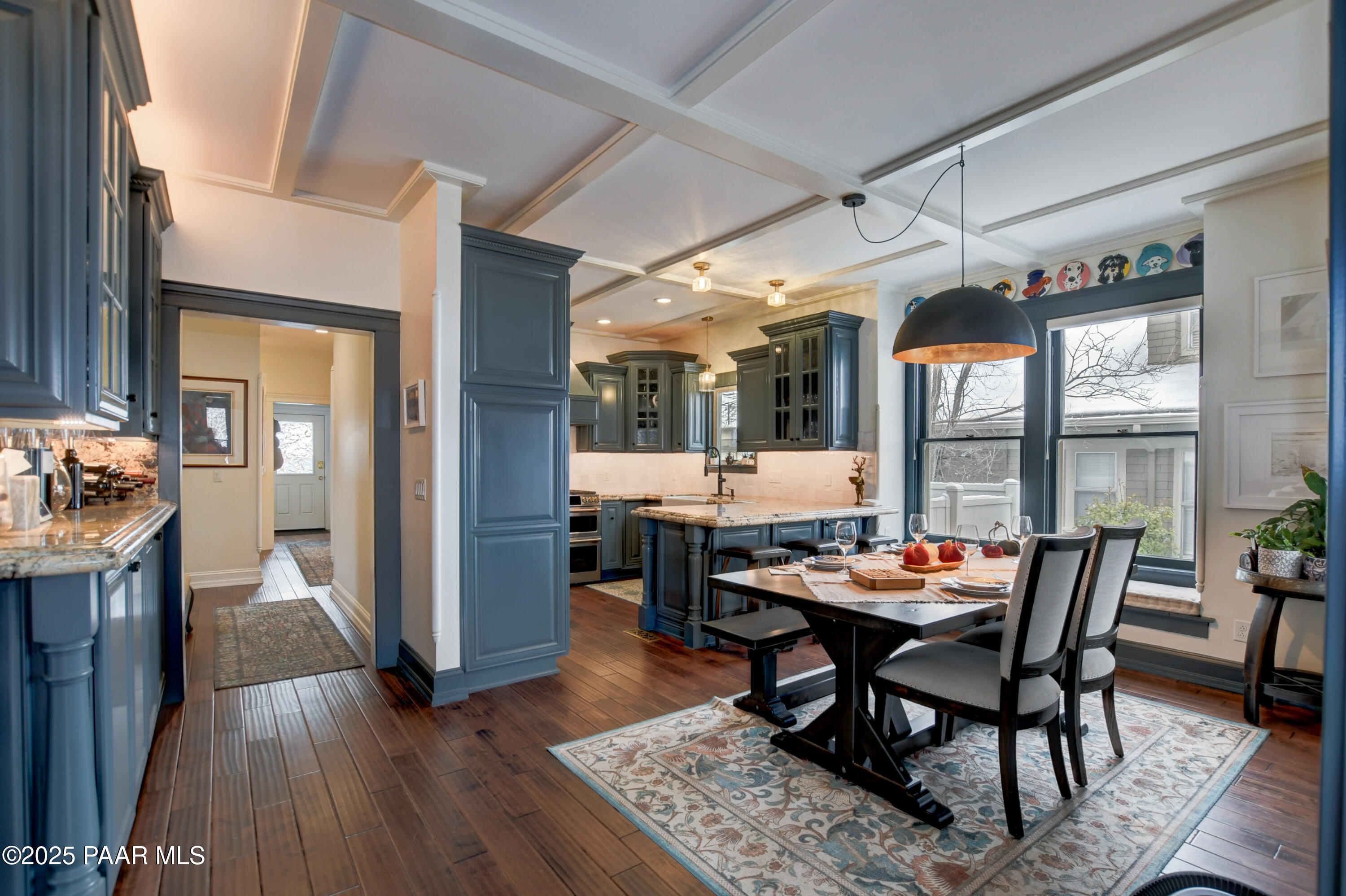 306 S Mt Vernon Avenue