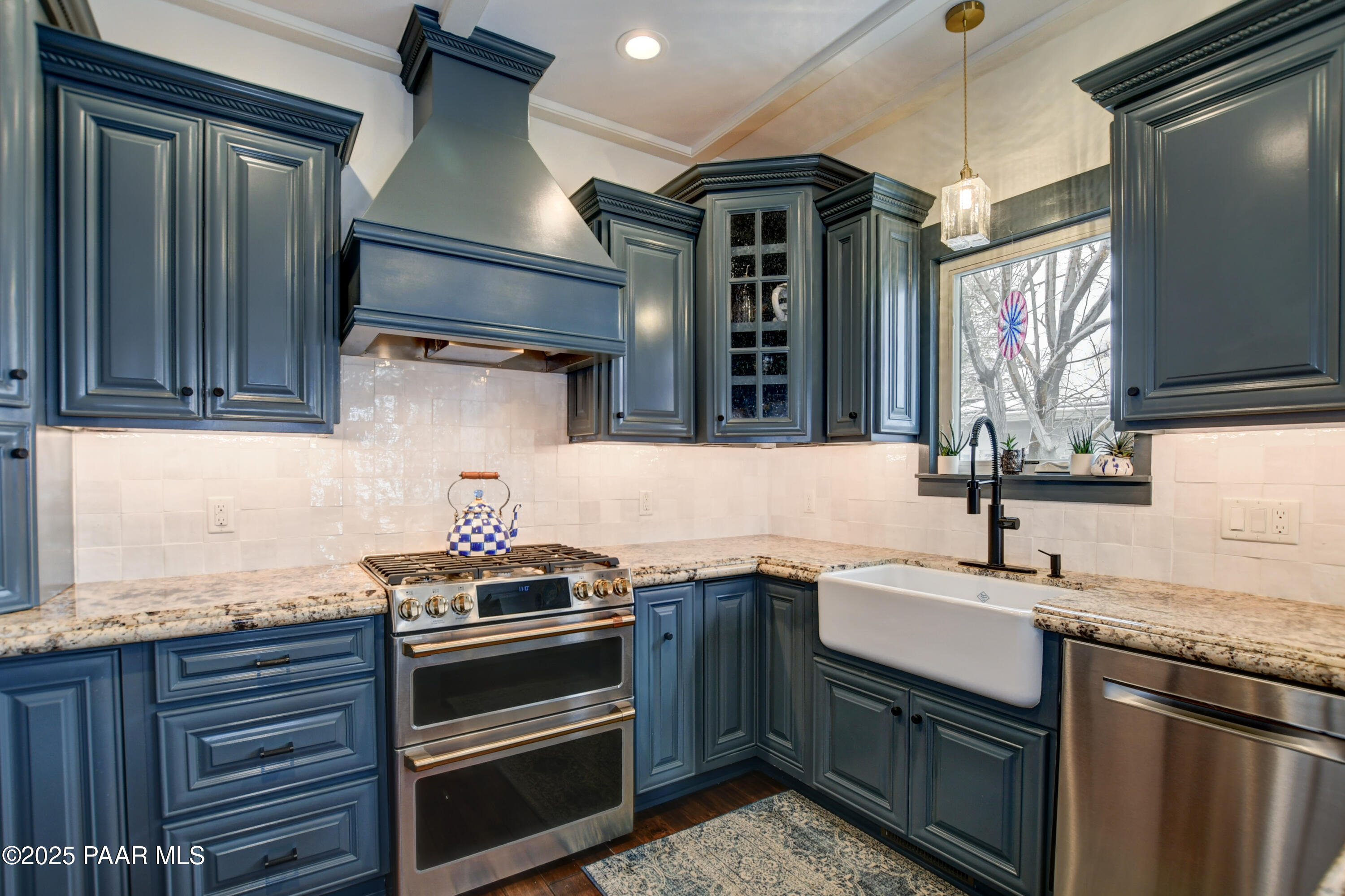 306 S Mt Vernon Avenue