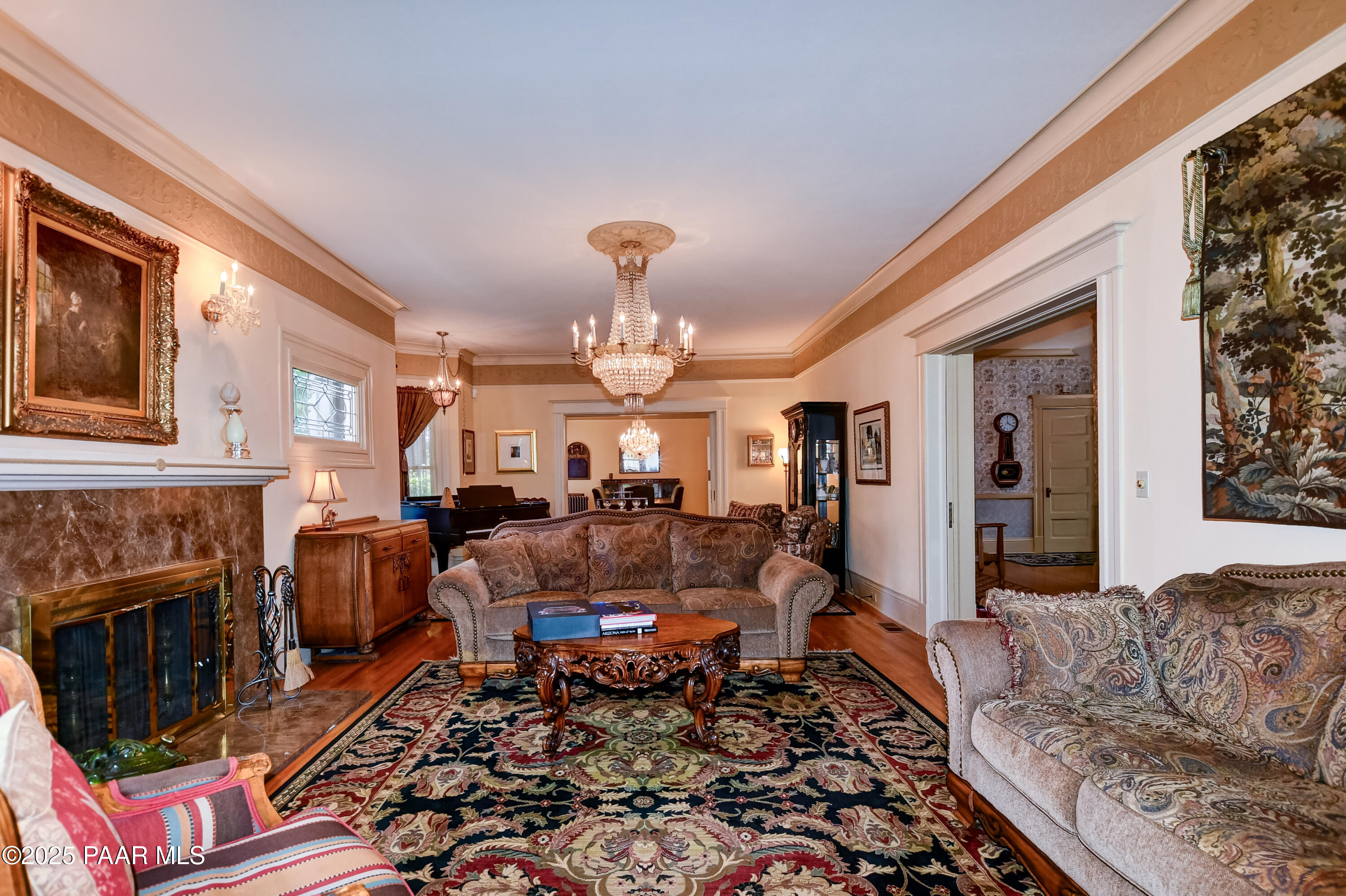 128 S Mt Vernon Ave