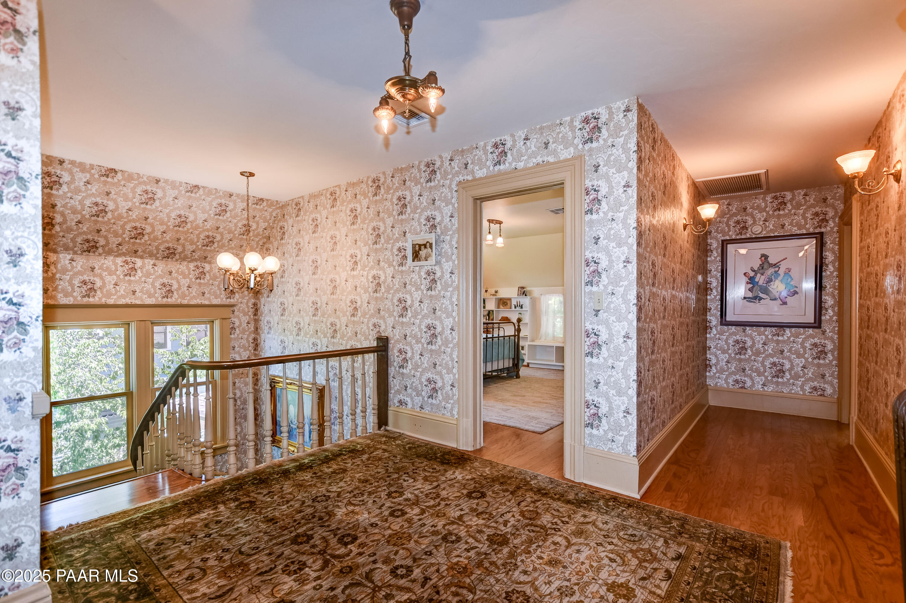 128 S Mt Vernon Ave