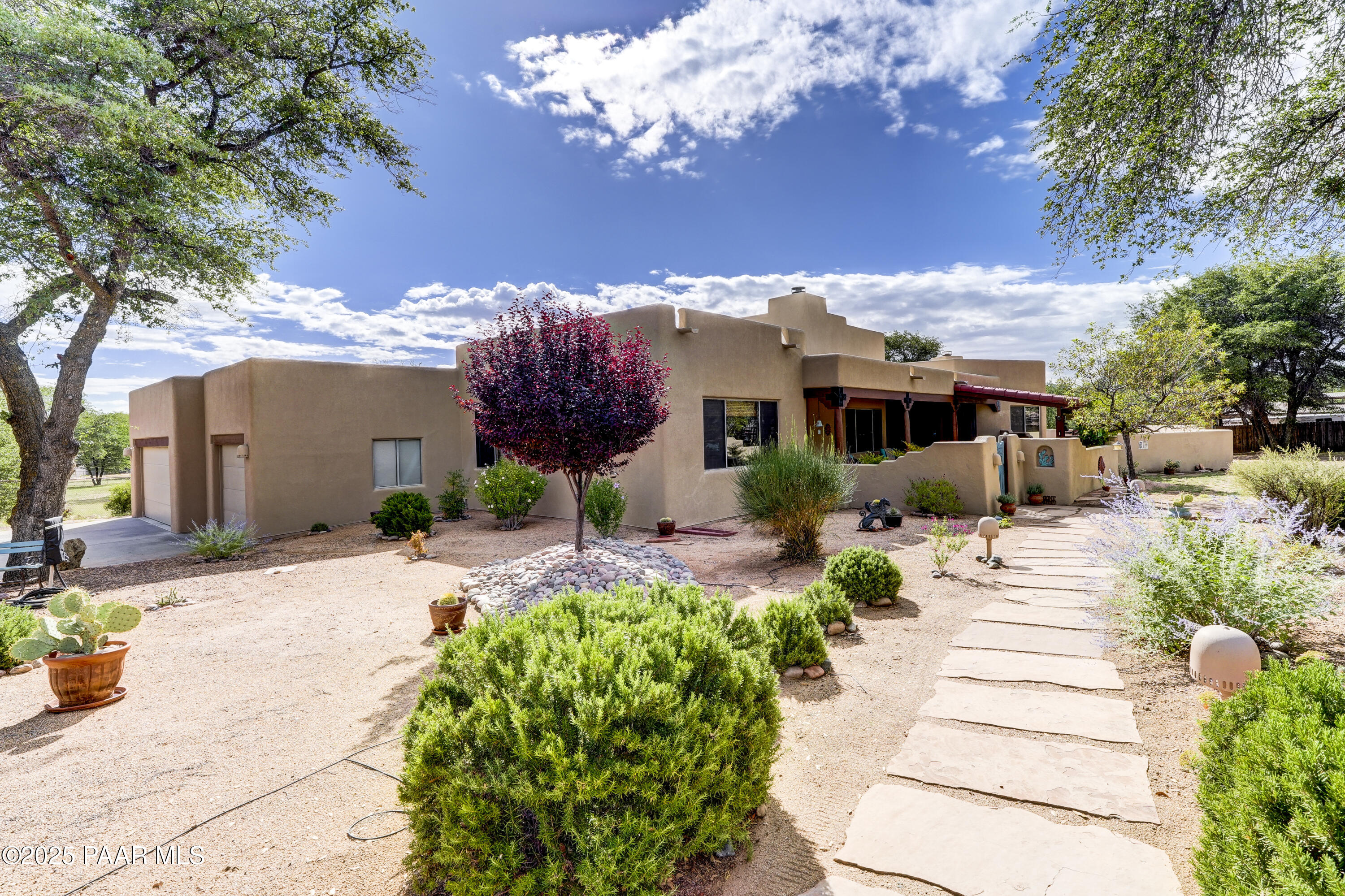 8515 N Valley Oak Drive