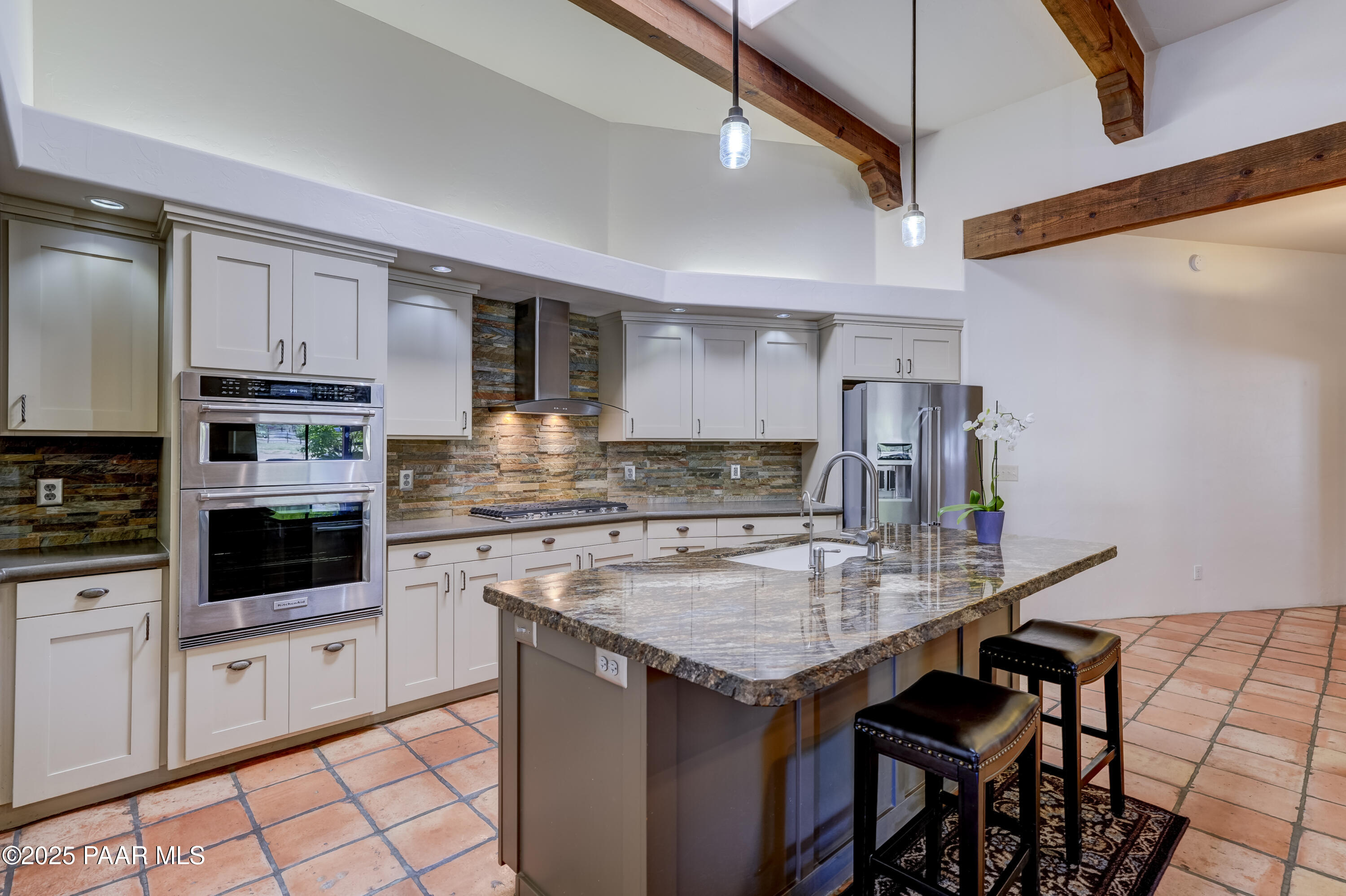 8515 N Valley Oak Drive