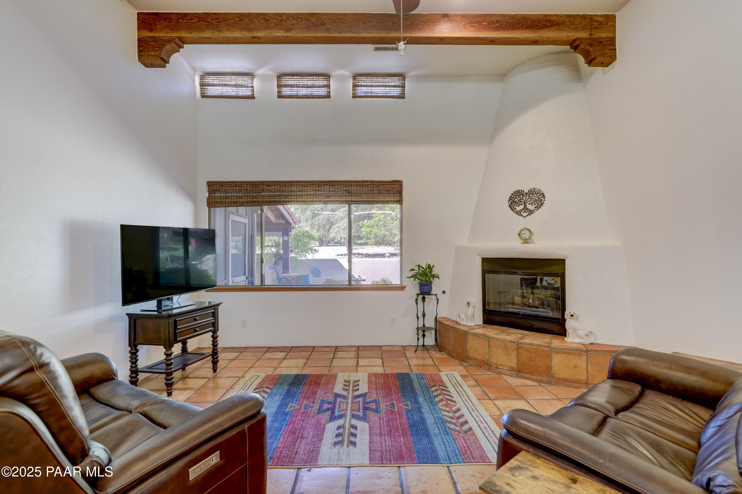 8515 N Valley Oak Drive
