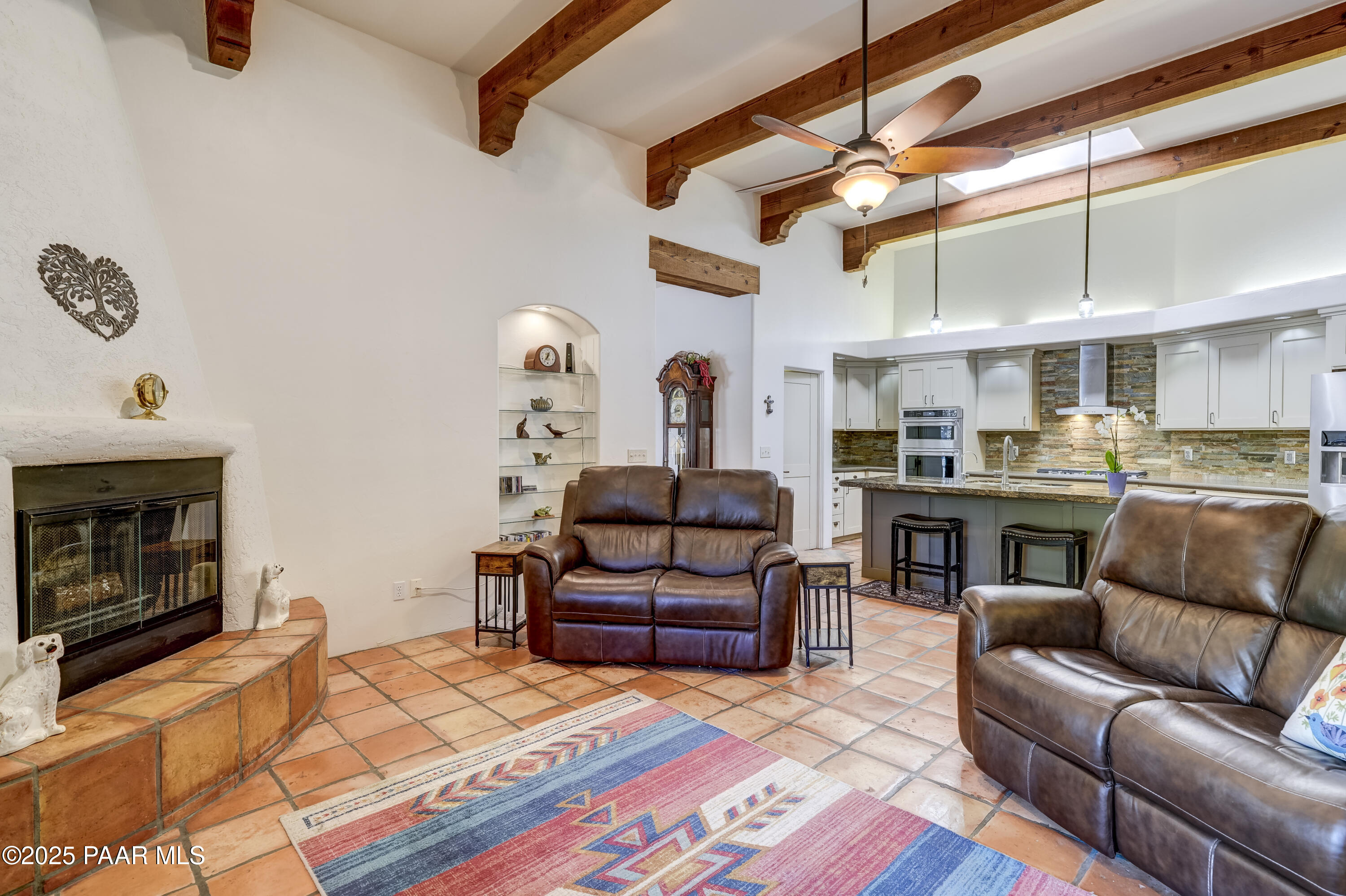 8515 N Valley Oak Drive
