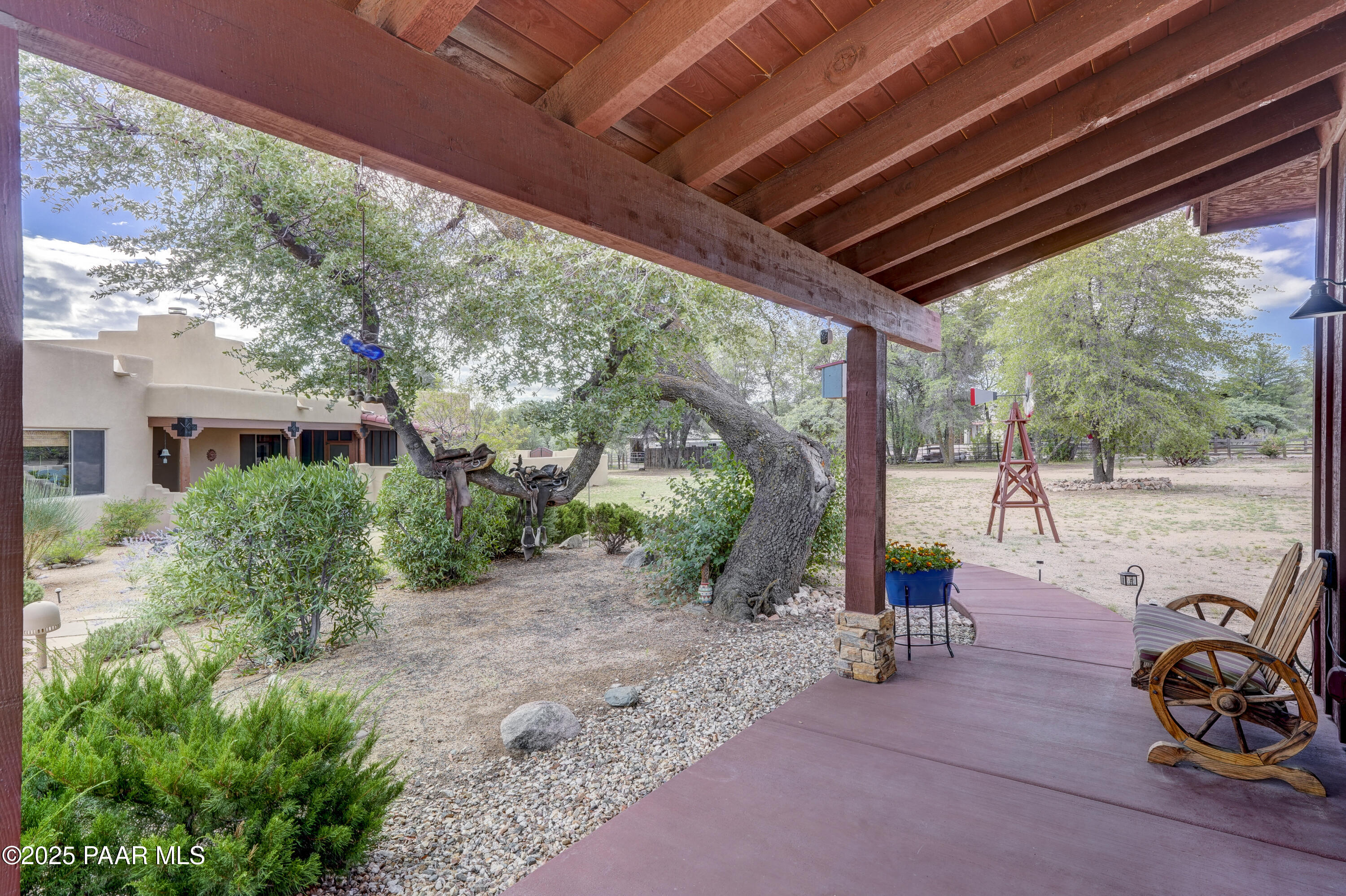 8515 N Valley Oak Drive