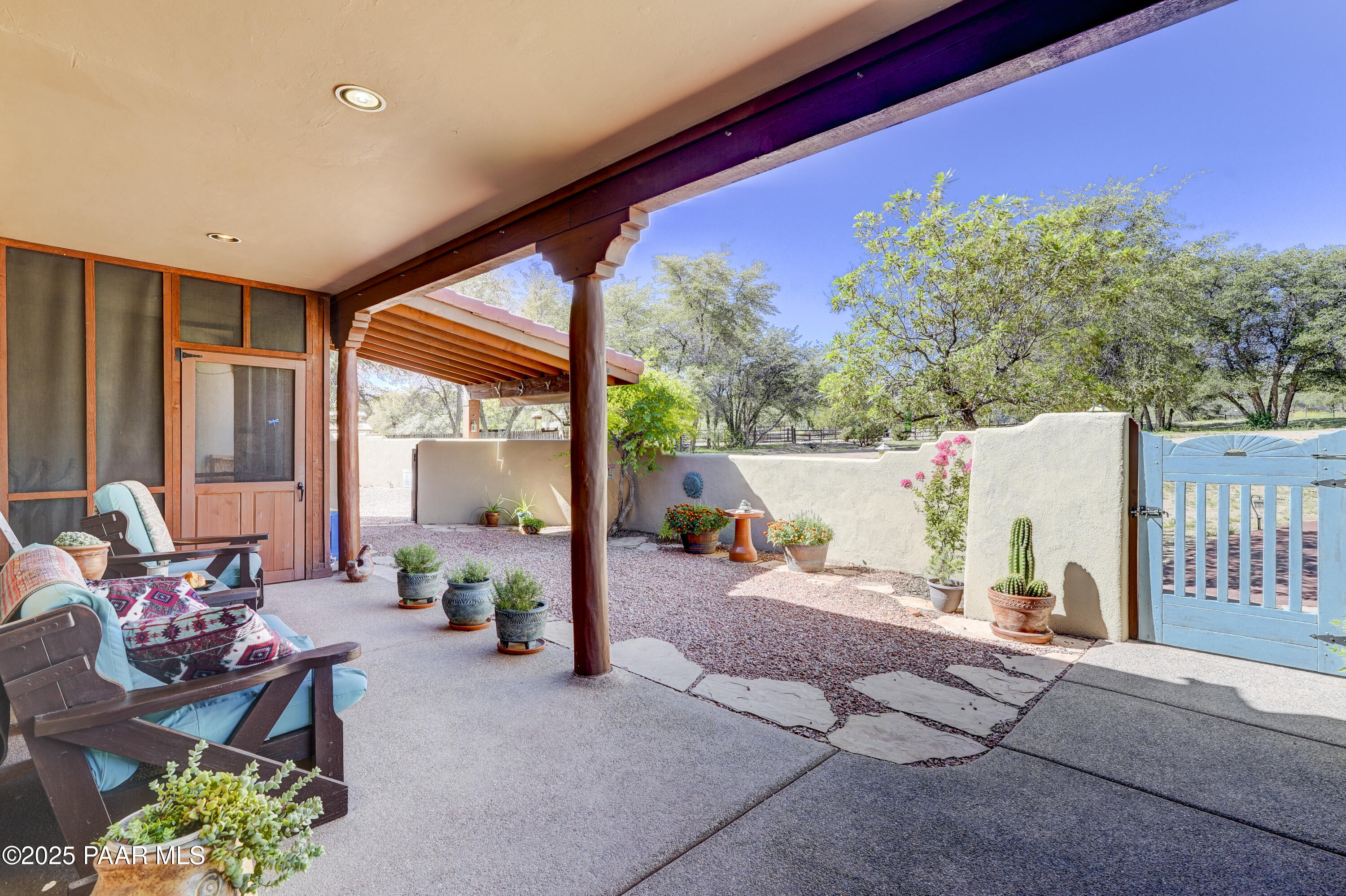 8515 N Valley Oak Drive