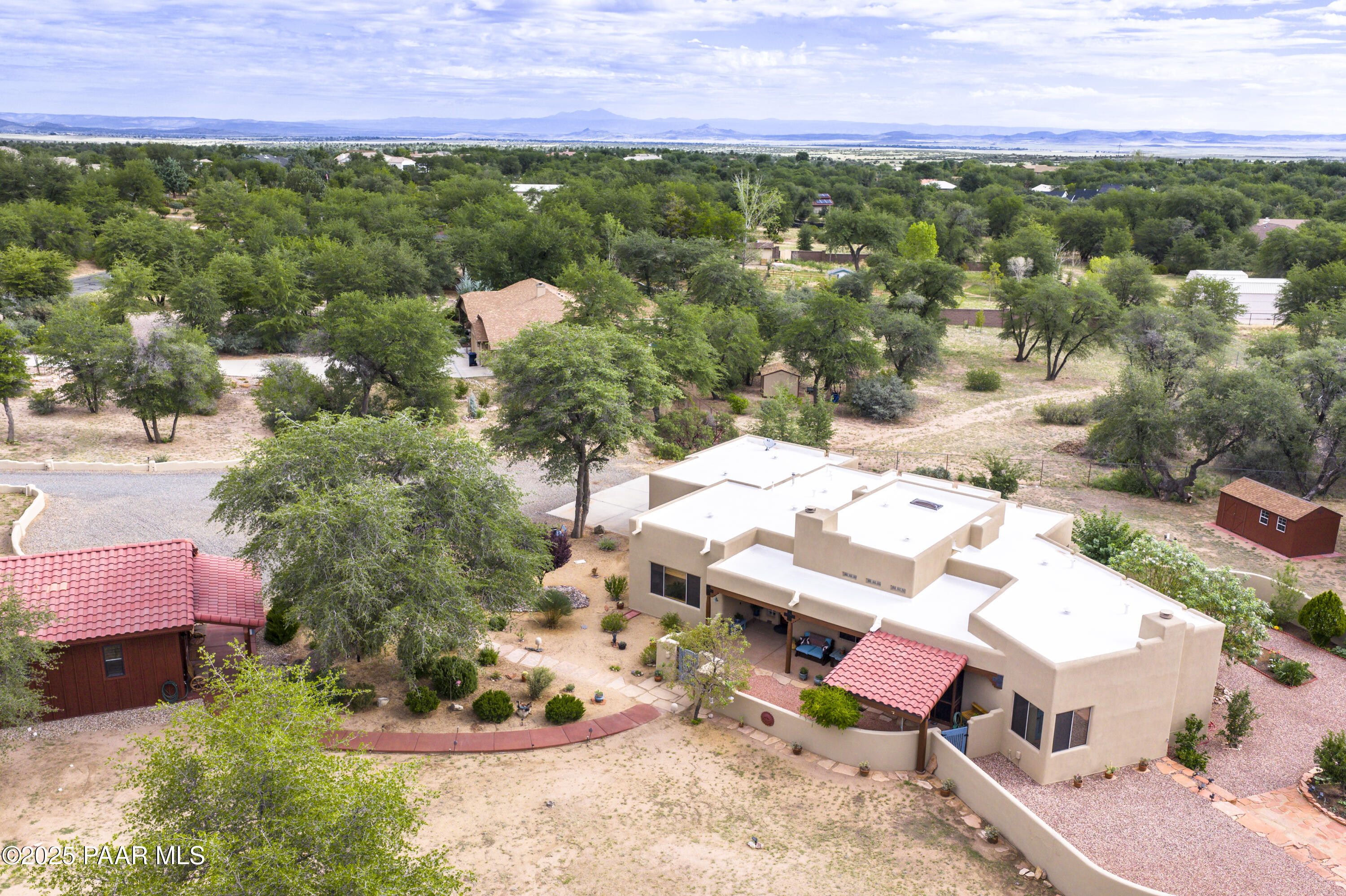 8515 N Valley Oak Drive