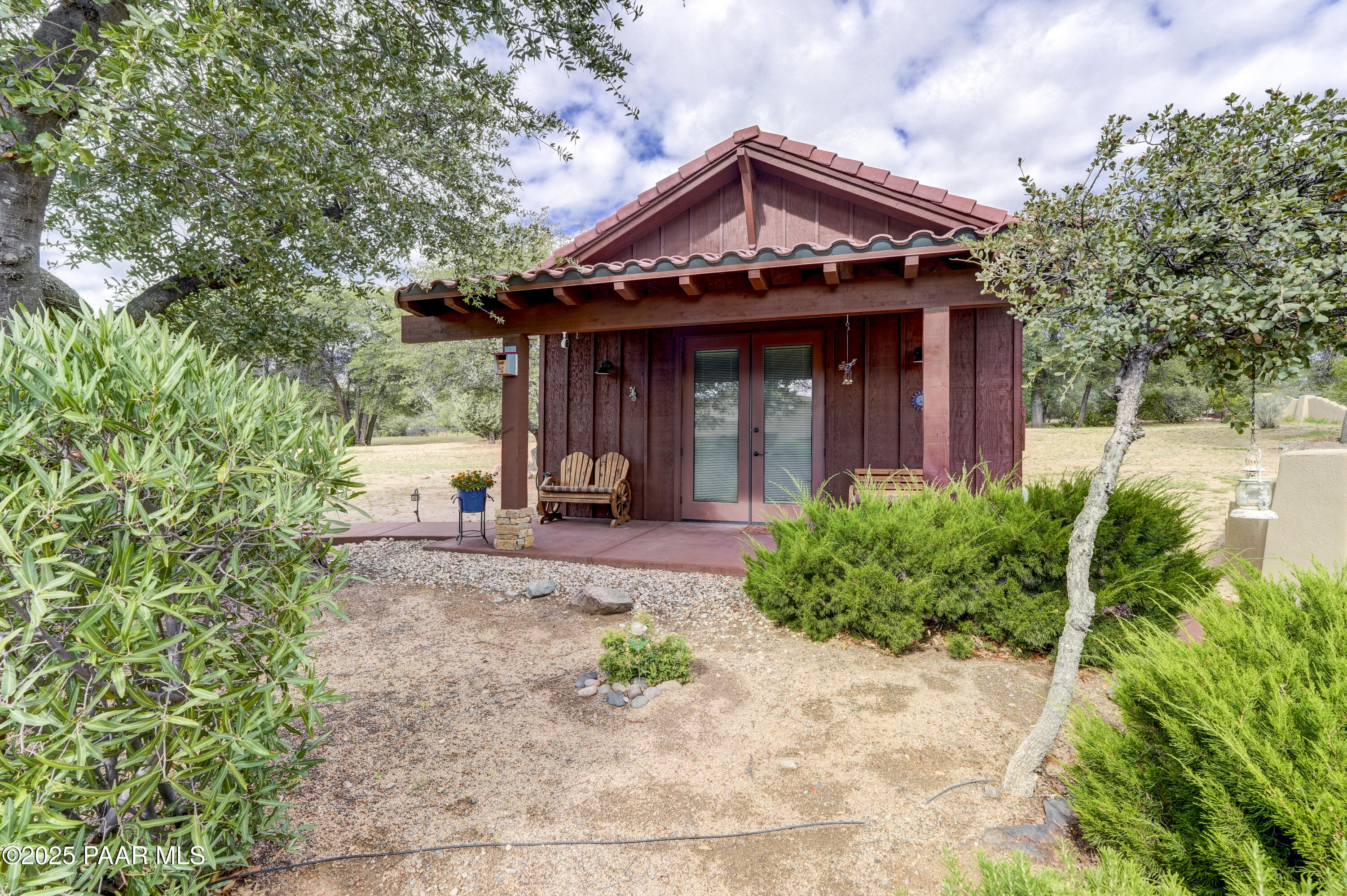 8515 N Valley Oak Drive