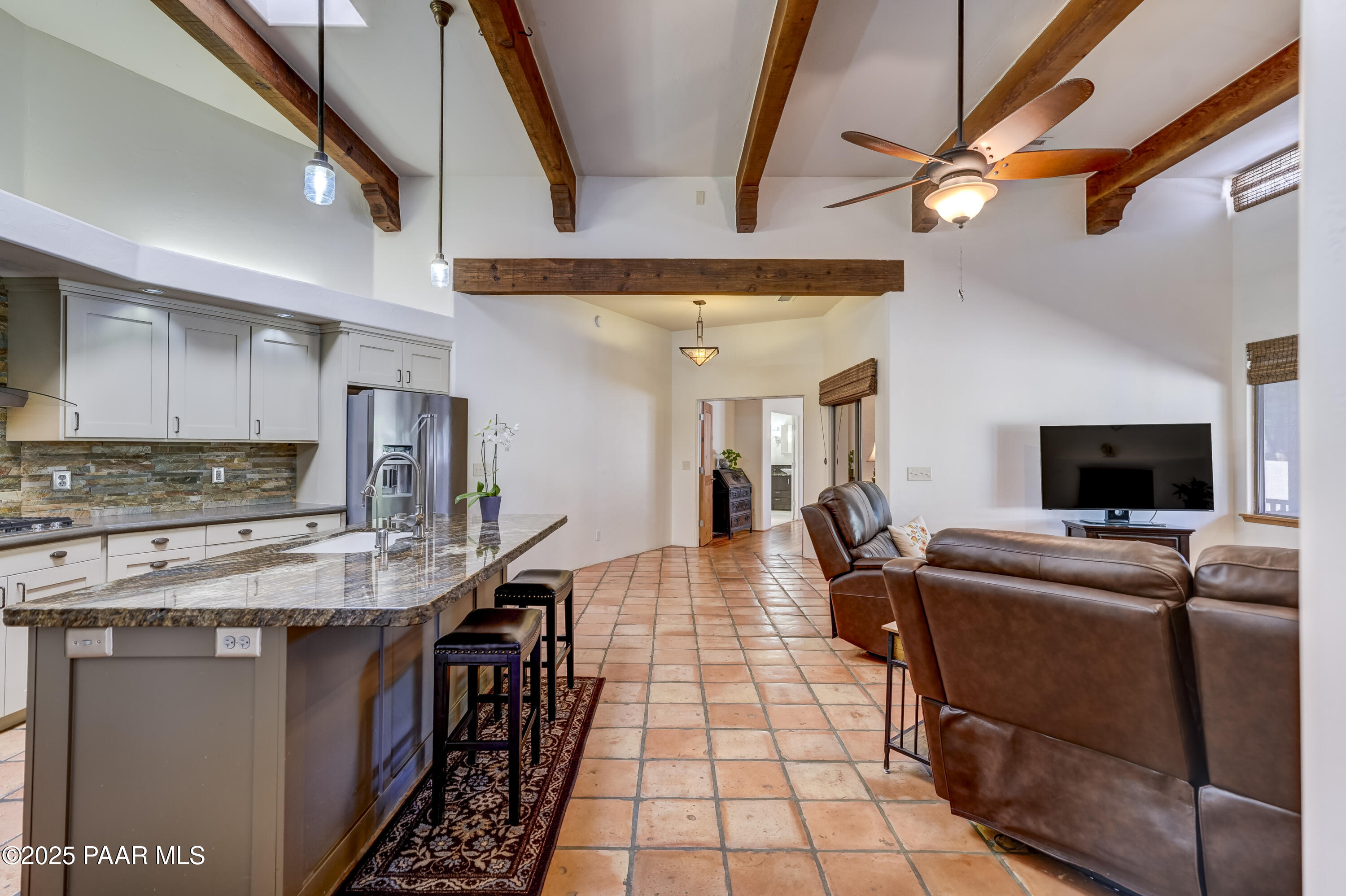 8515 N Valley Oak Drive