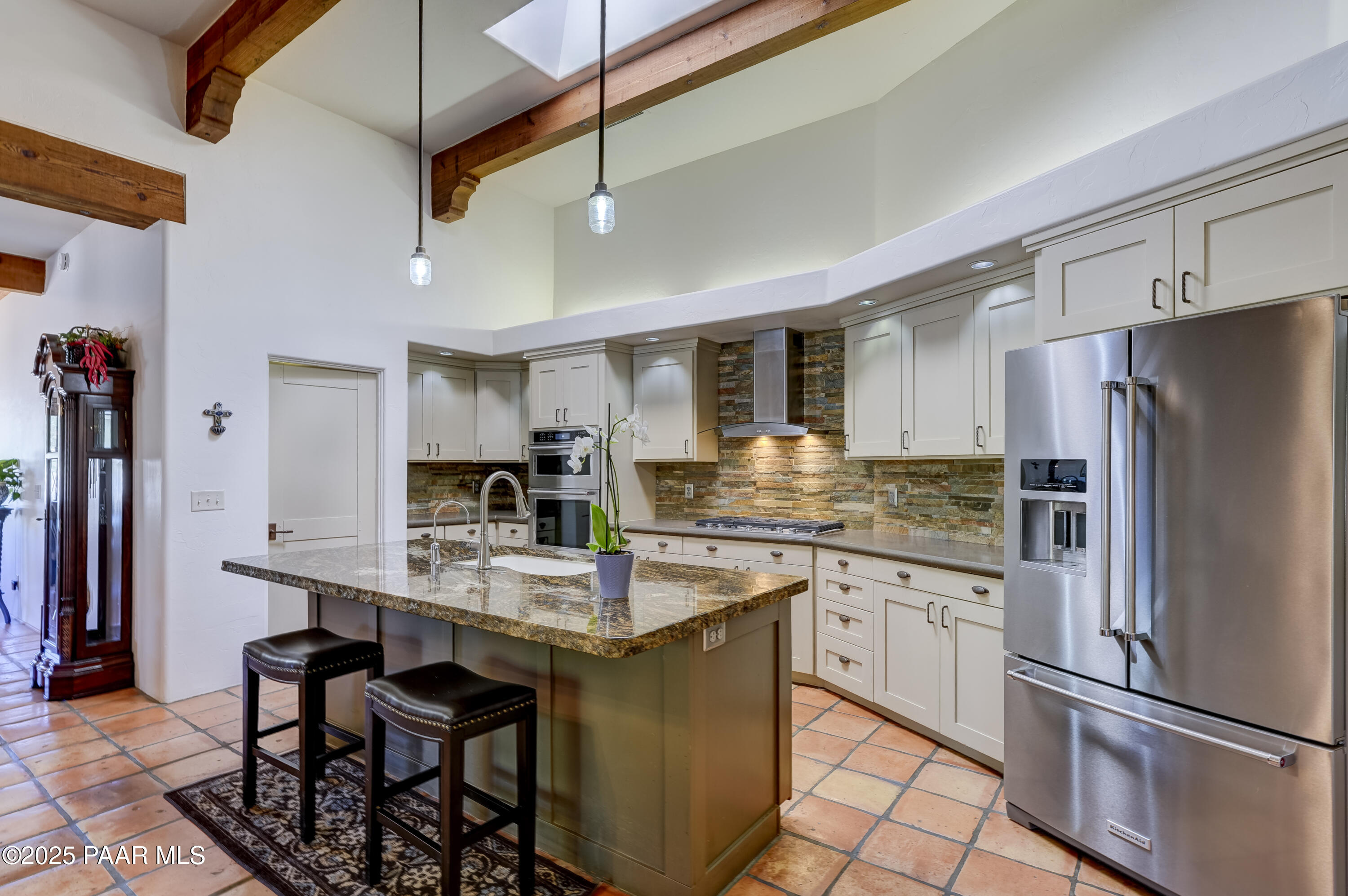 8515 N Valley Oak Drive