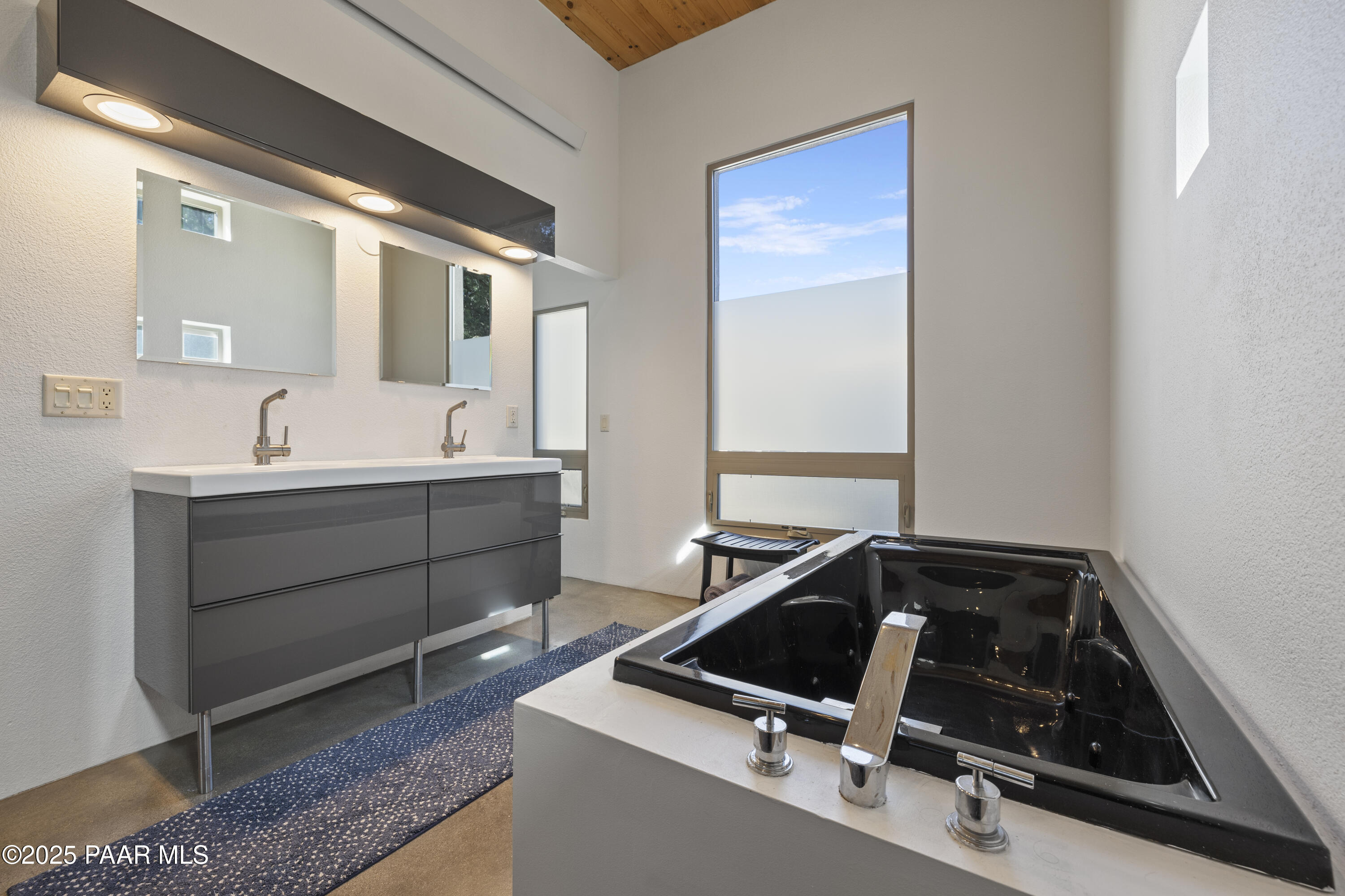 2485 N Shadow Valley Ranch Trail