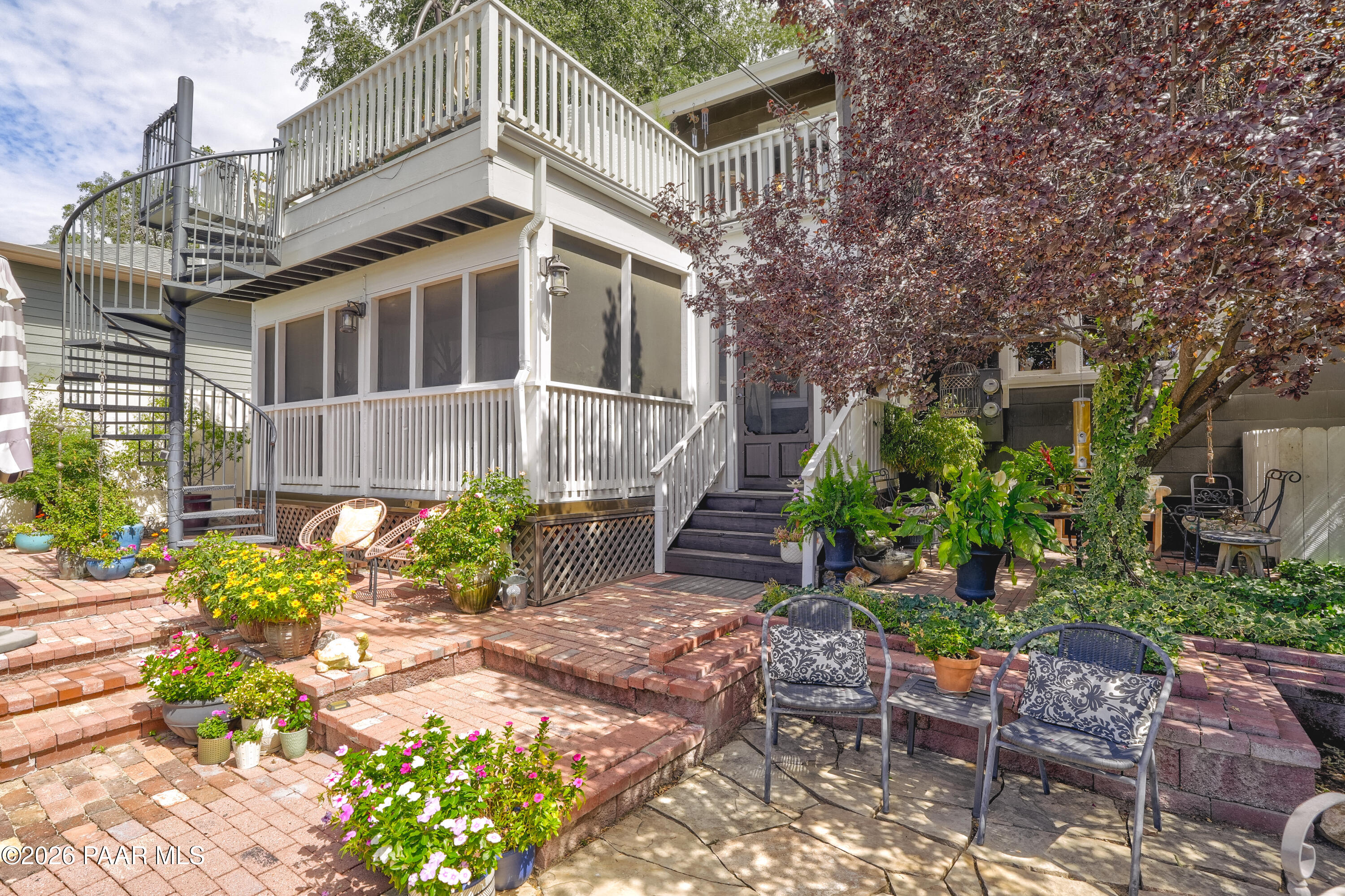 310 S Mount Vernon Avenue