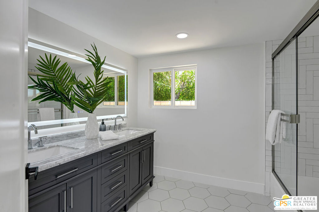 1463 Via Roberto Miguel