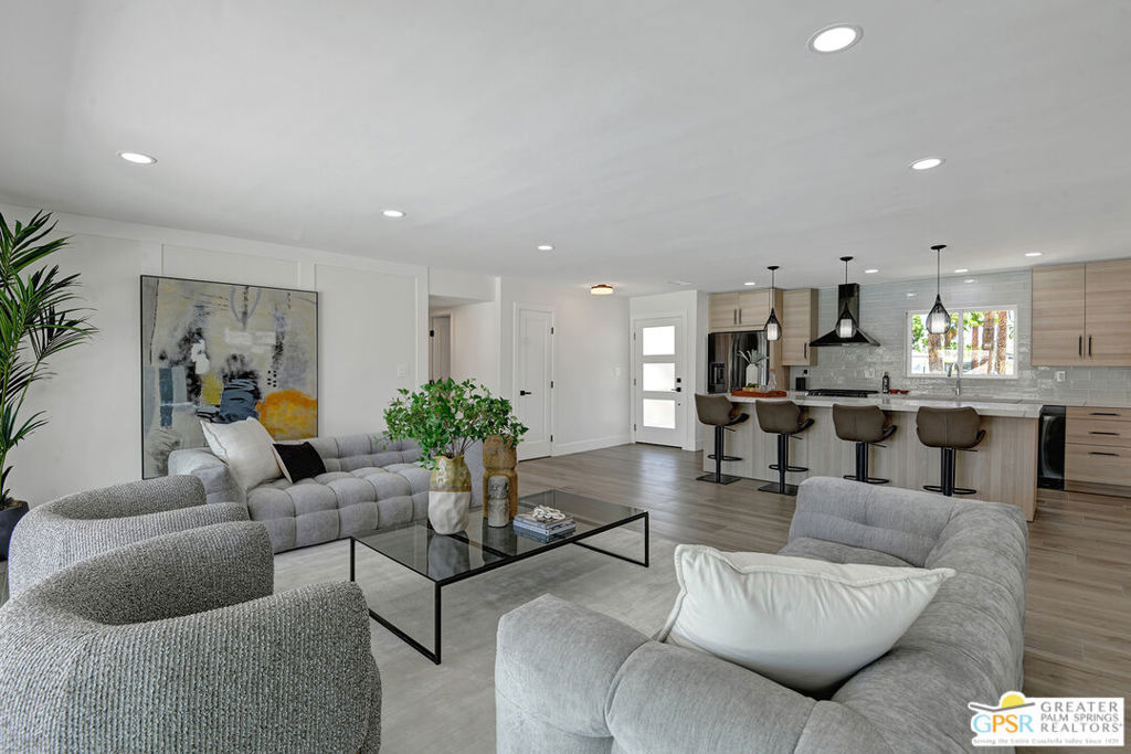 1463 Via Roberto Miguel