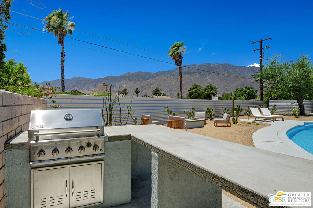 1463 Via Roberto Miguel