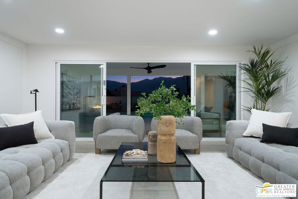 1463 Via Roberto Miguel