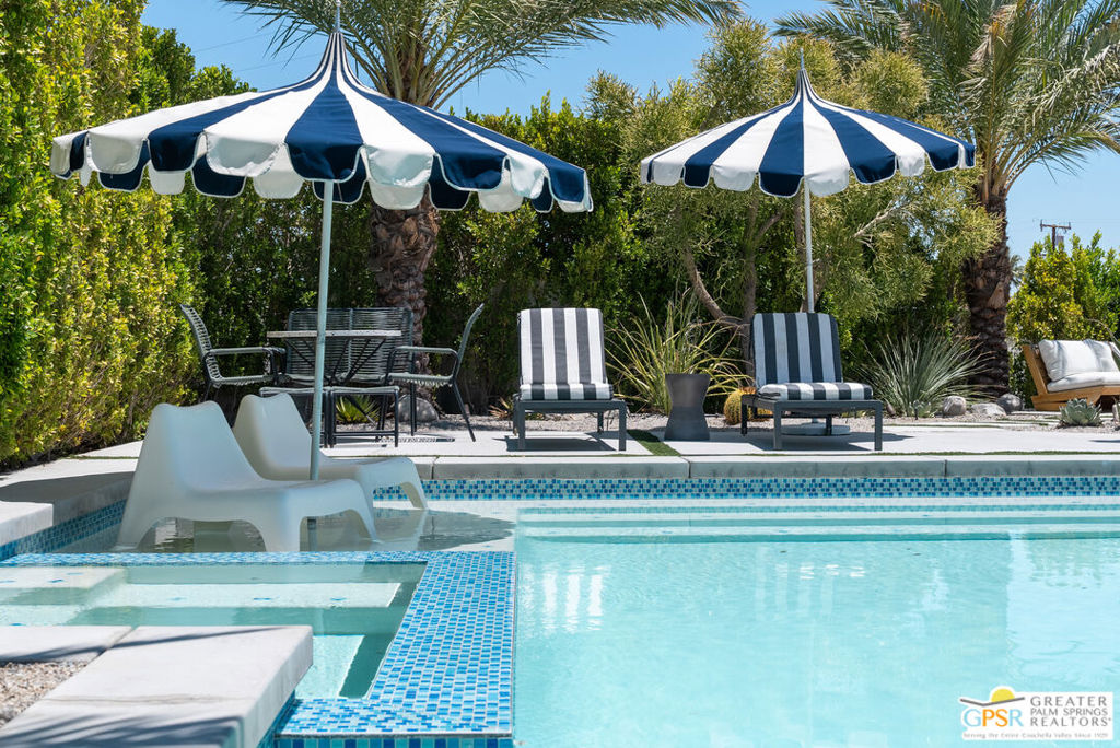 2893 E Valencia Road