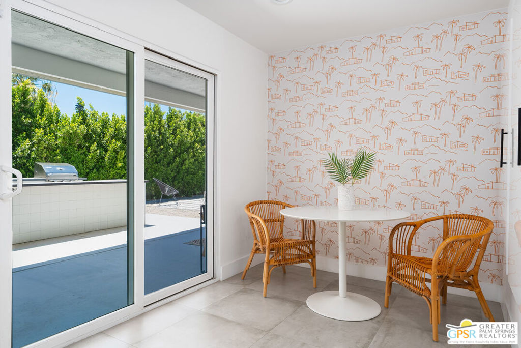 2893 E Valencia Road