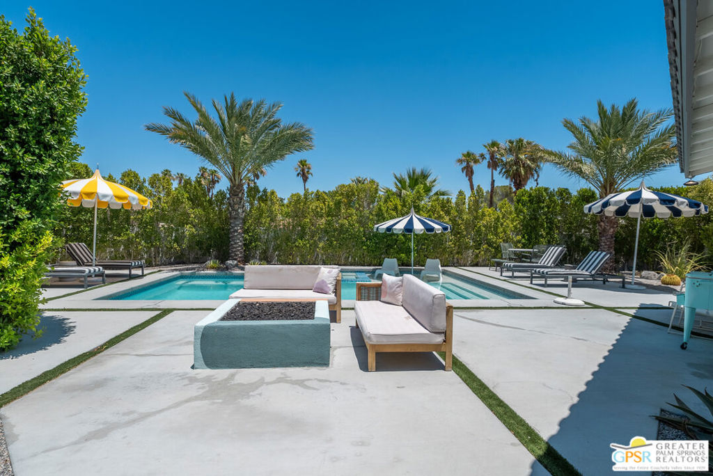 2893 E Valencia Road