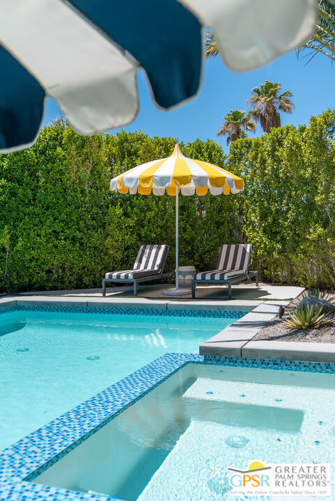 2893 E Valencia Road