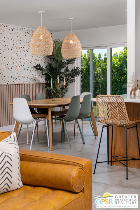 2893 E Valencia Road