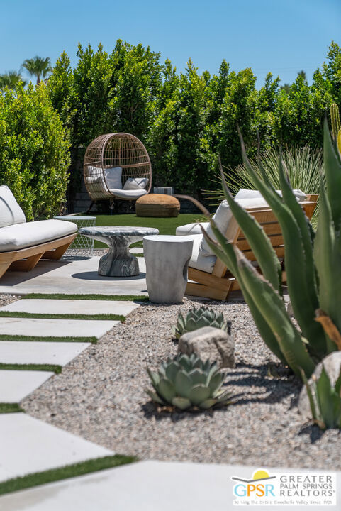 2893 E Valencia Road