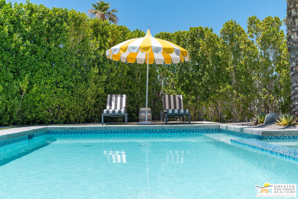 2893 E Valencia Road