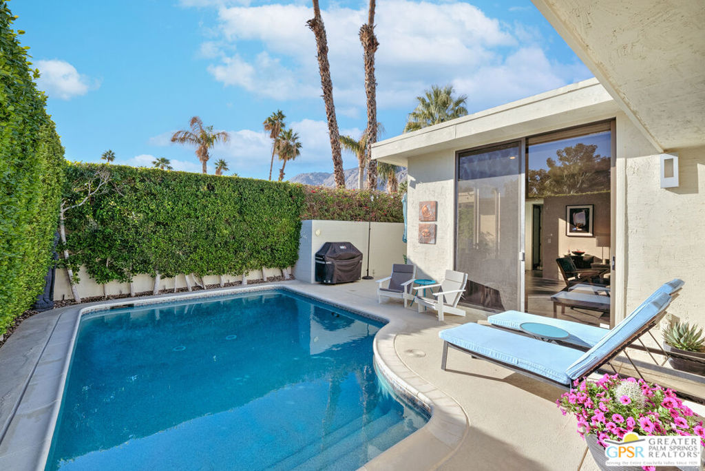 130 W Racquet Club Road 401