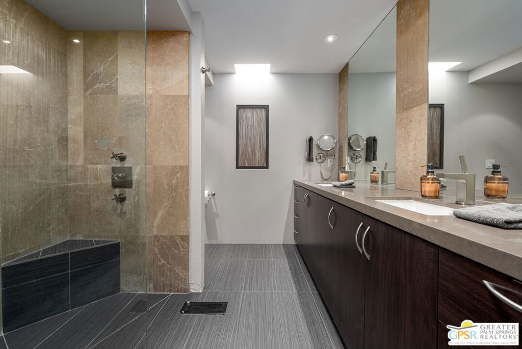 130 W Racquet Club Road 401