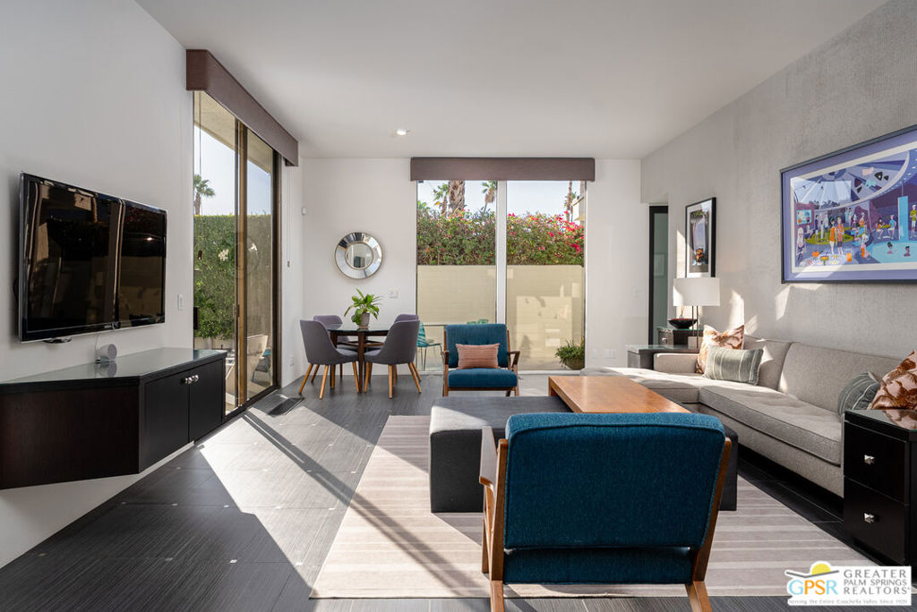 130 W Racquet Club Road 401