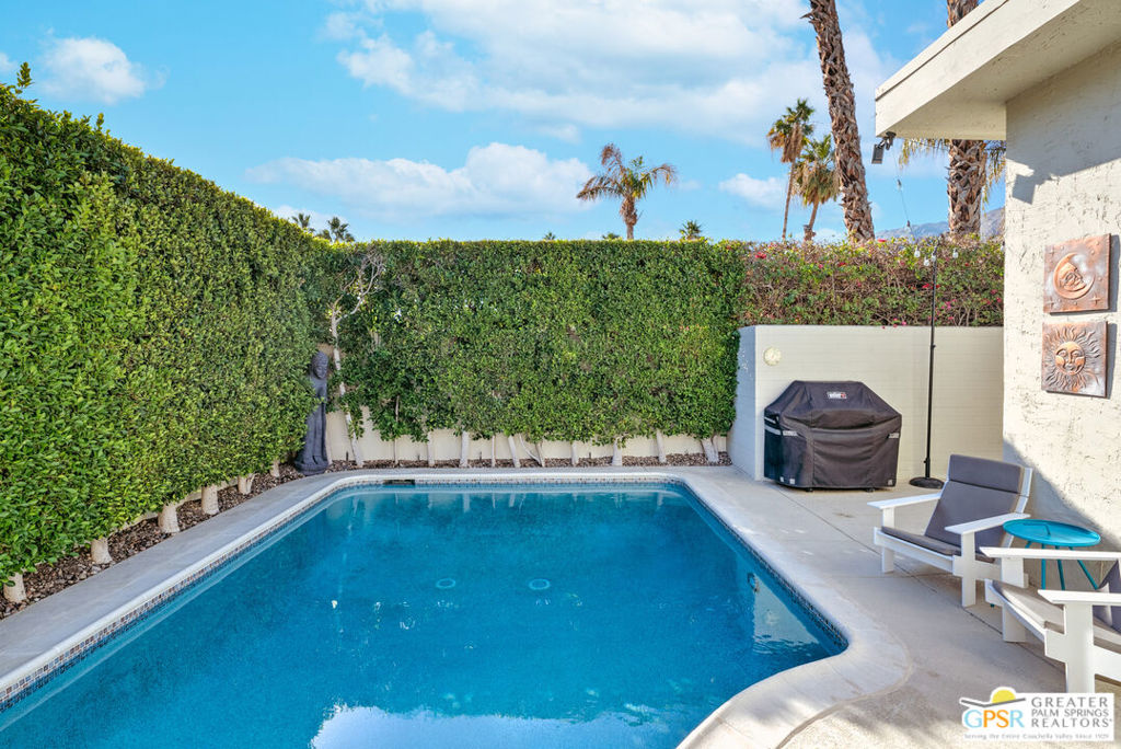 130 W Racquet Club Road 401