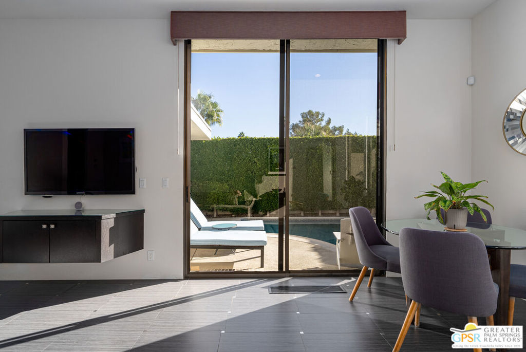 130 W Racquet Club Road 401