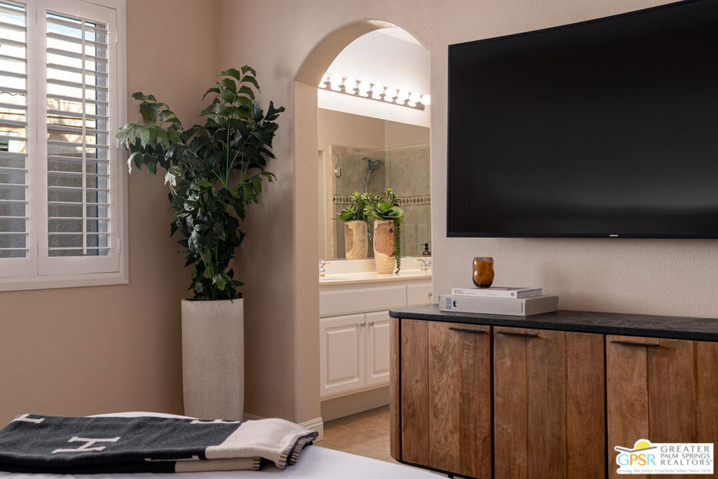 29655 W Laguna Drive