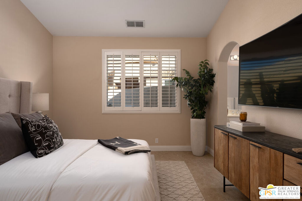 29655 W Laguna Drive