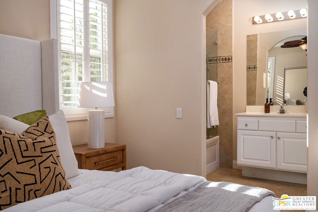 29655 W Laguna Drive