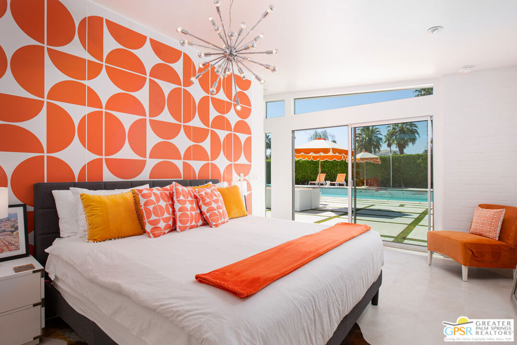 1525 E Sunny Dunes Road