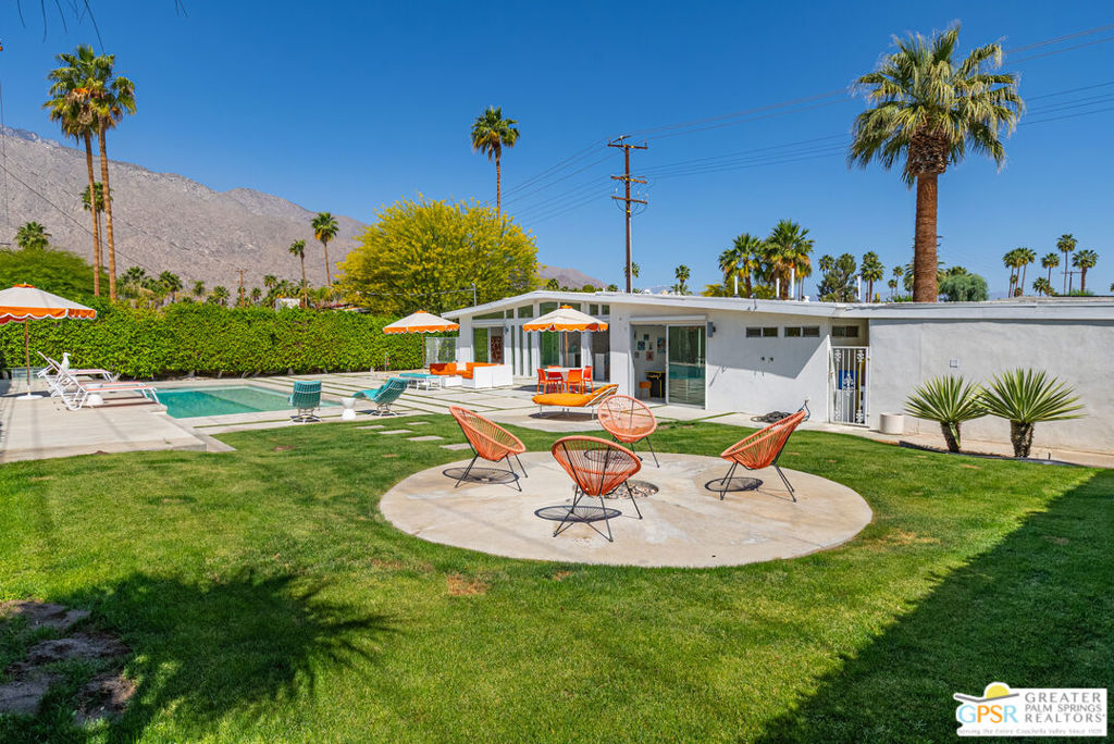 1525 E Sunny Dunes Road