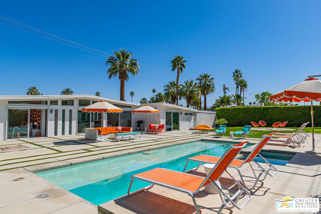 1525 E Sunny Dunes Road