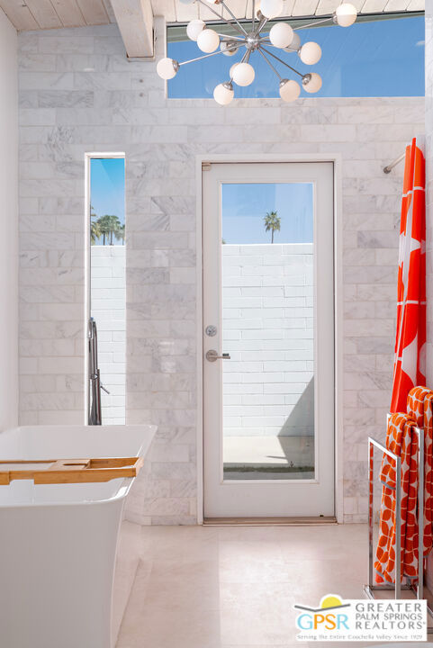 1525 E Sunny Dunes Road