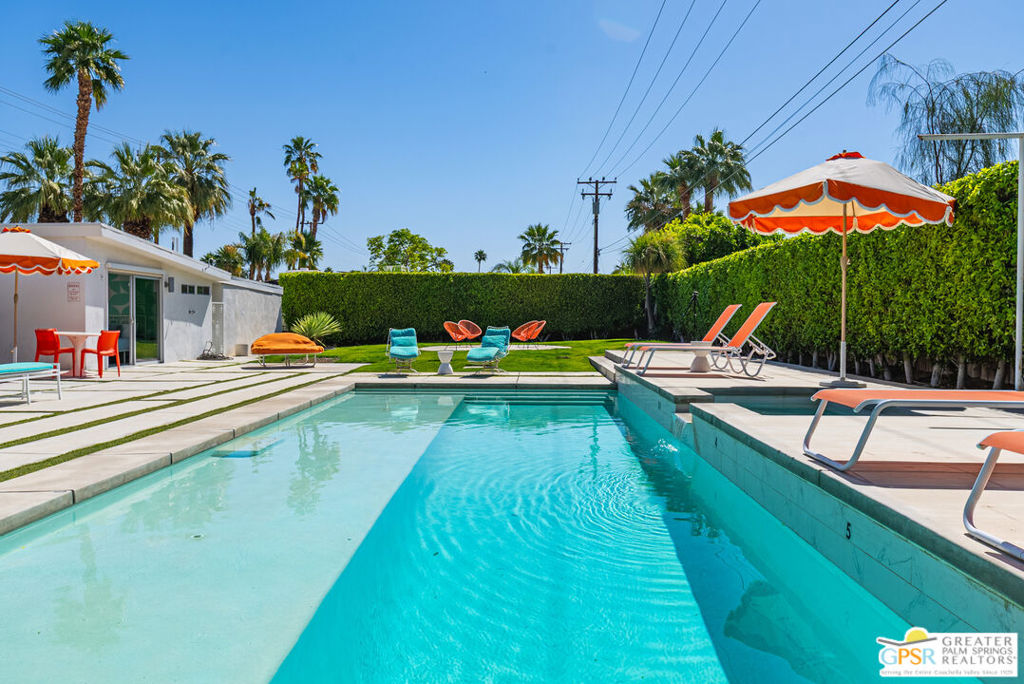 1525 E Sunny Dunes Road