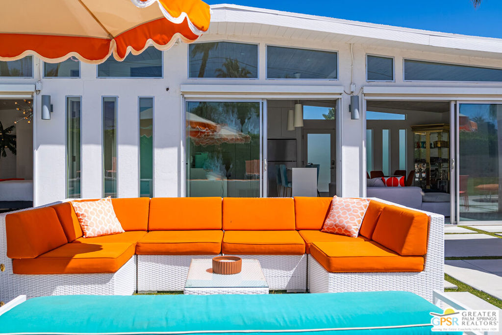 1525 E Sunny Dunes Road