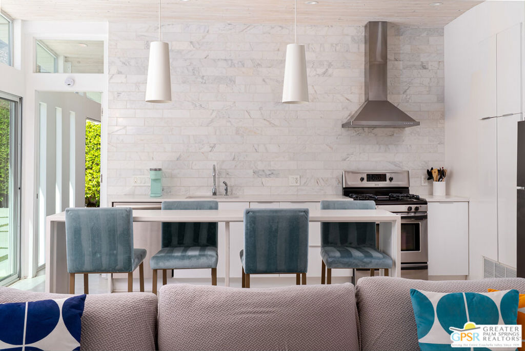 1525 E Sunny Dunes Road