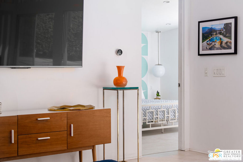 1525 E Sunny Dunes Road