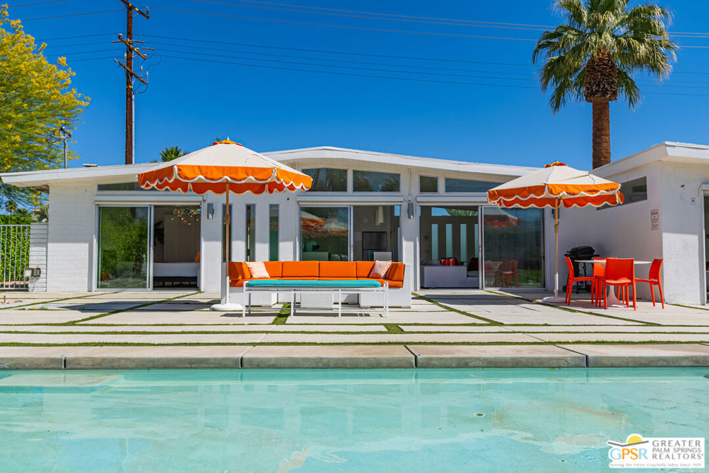 1525 E Sunny Dunes Road