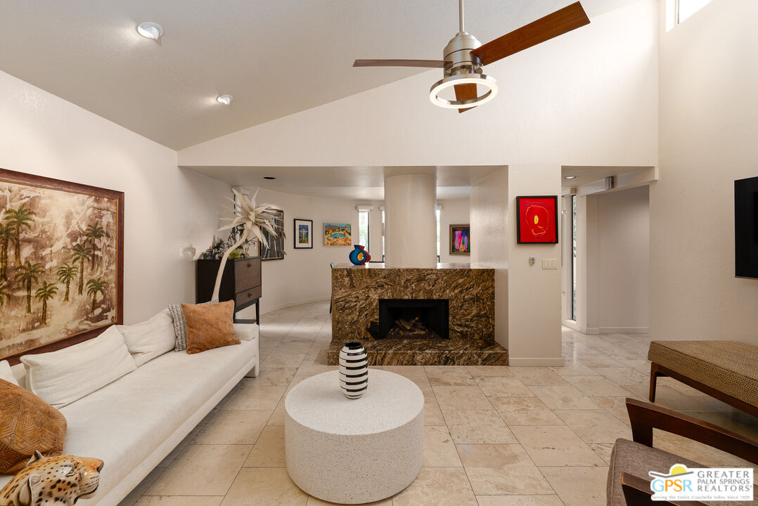 998 Village Sq