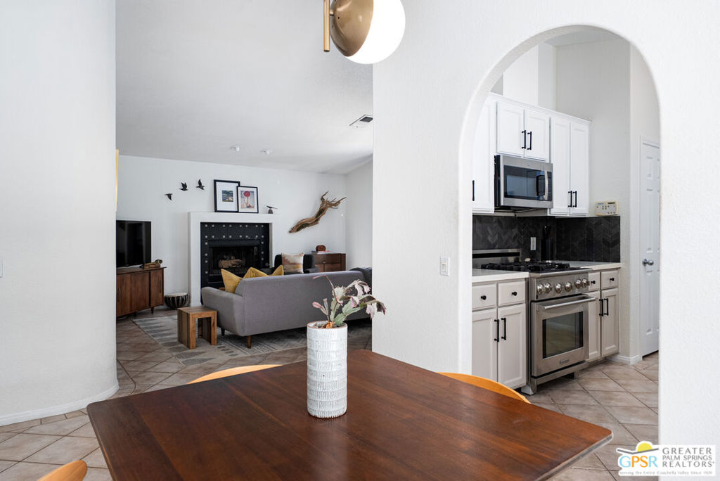 30205 Avenida Juarez