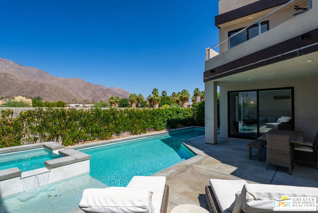 217 Vista Terrace