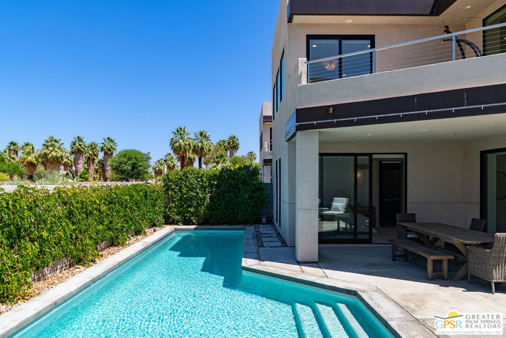 217 Vista Terrace